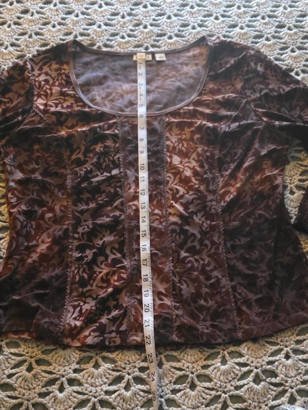 Cato Velvet Burnout Long Sleeve Scoop Neck Top in Burgundy and Mauve - Picture 3 of 7